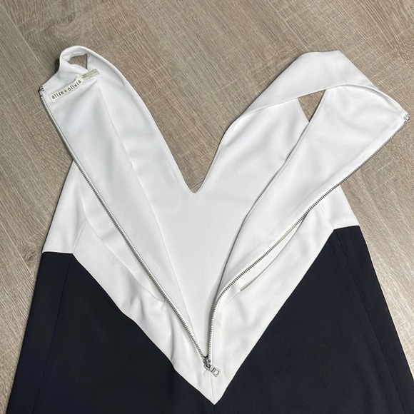 ALICE & OLIVIA Maya Colorblock Racerback Black White Deep V Sleeveless Dress - Picture 11 of 12